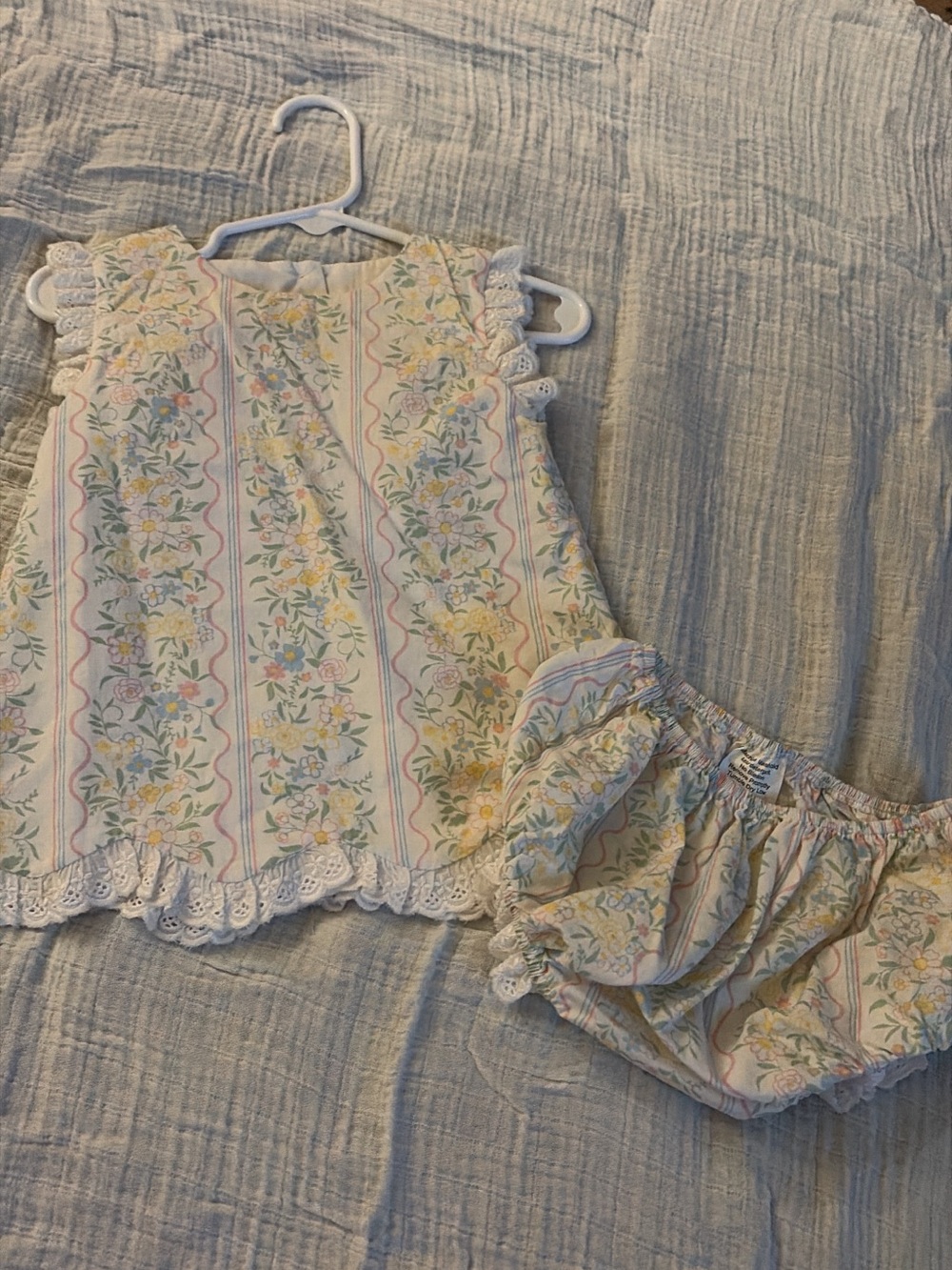 Three Sisters Floral Lace-Trim Diaper Set in Pastel Yellow, Pink, Blue and Green